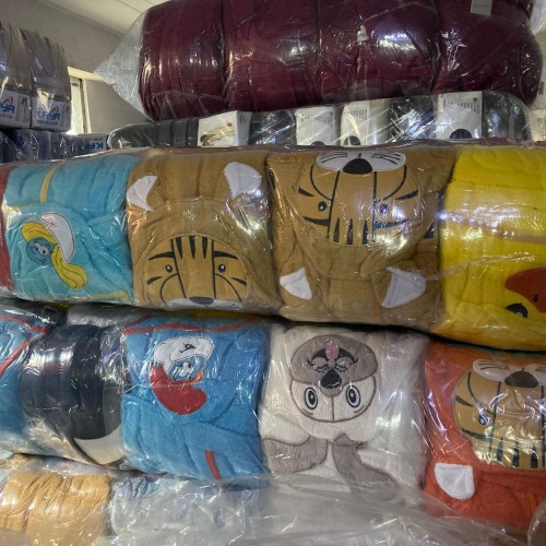 KARAKTER NAKIŞLI ÇOCUK BORNOZU